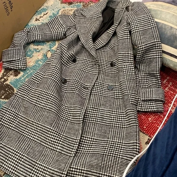 Elie Tahari / Wool Blend Black White Houndstooth plaiddouble breasted coat XS
